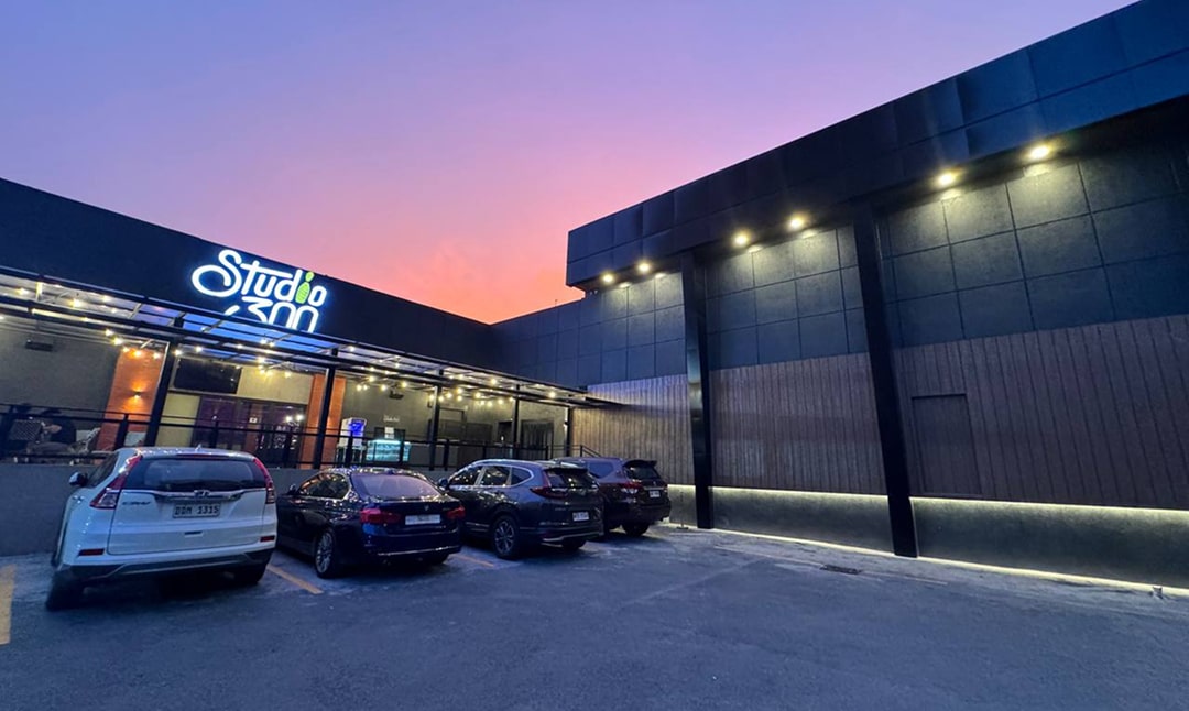 Studio 300 Chino Roces